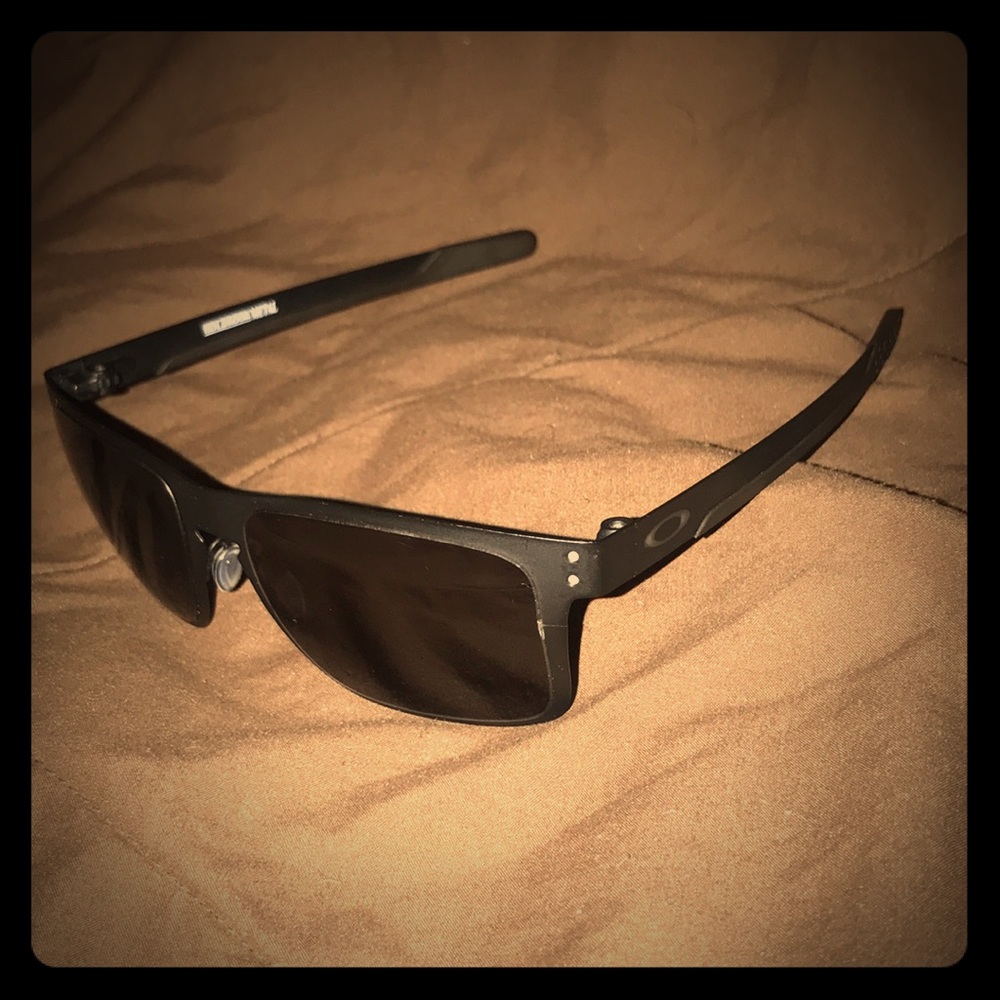 HOLBROOK OAKLEY’S